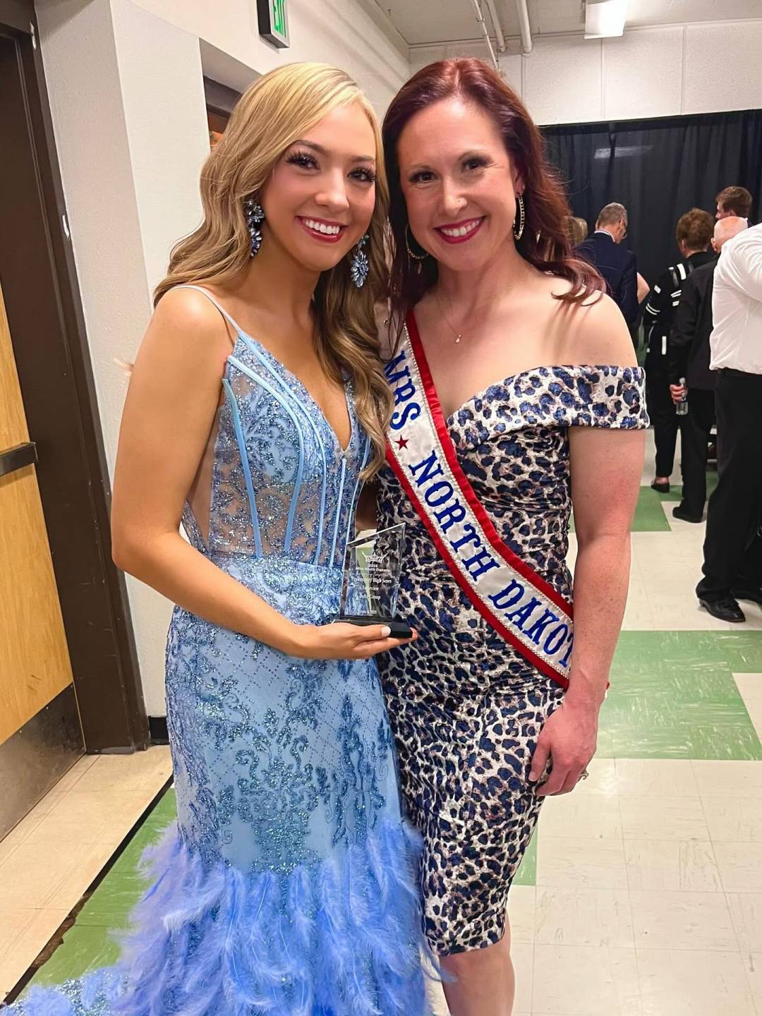 Dana Henry crowned as Mrs. North Dakota in state pageant